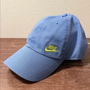 Nike Heritage 86 Women’s Adjustable Hat